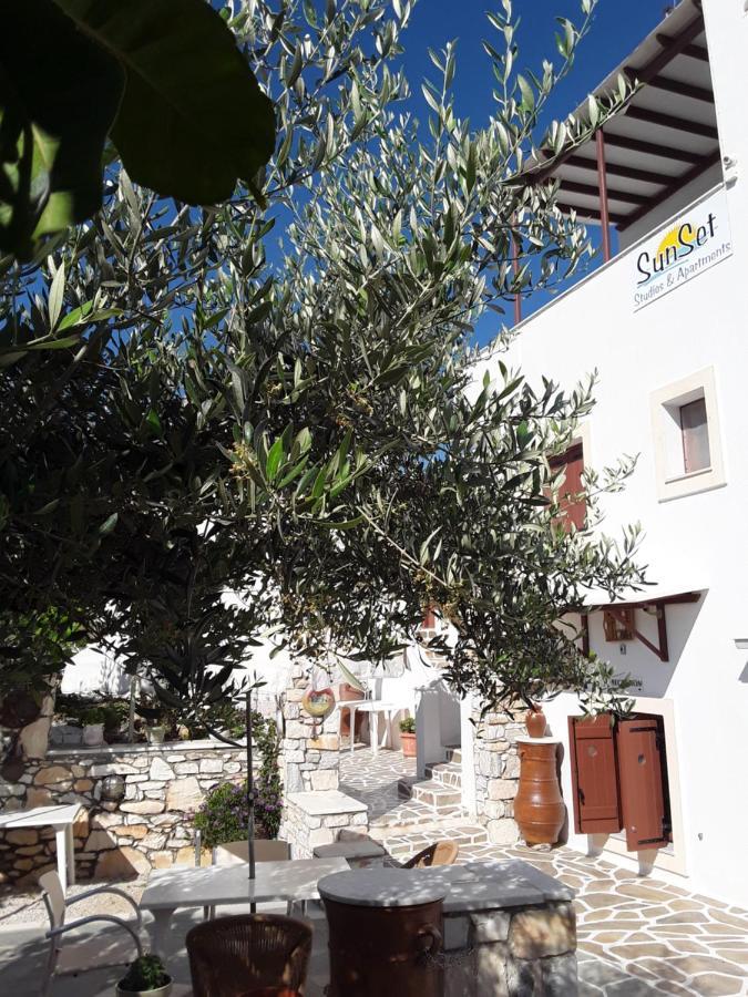 Sunset Studios And Apartments For Adults Over 21 Only Naousa  Bagian luar foto