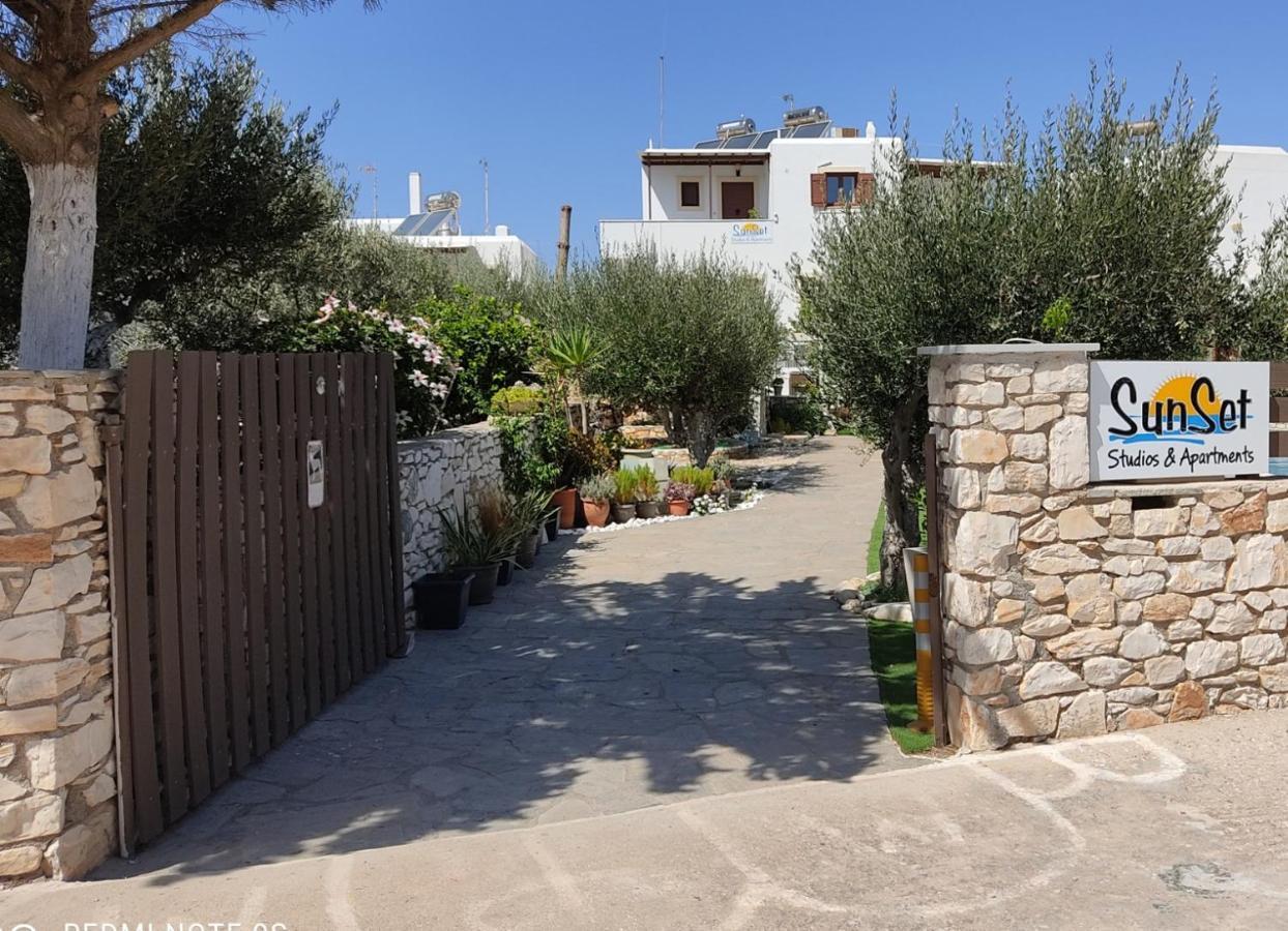 Sunset Studios And Apartments For Adults Over 21 Only Naousa  Bagian luar foto